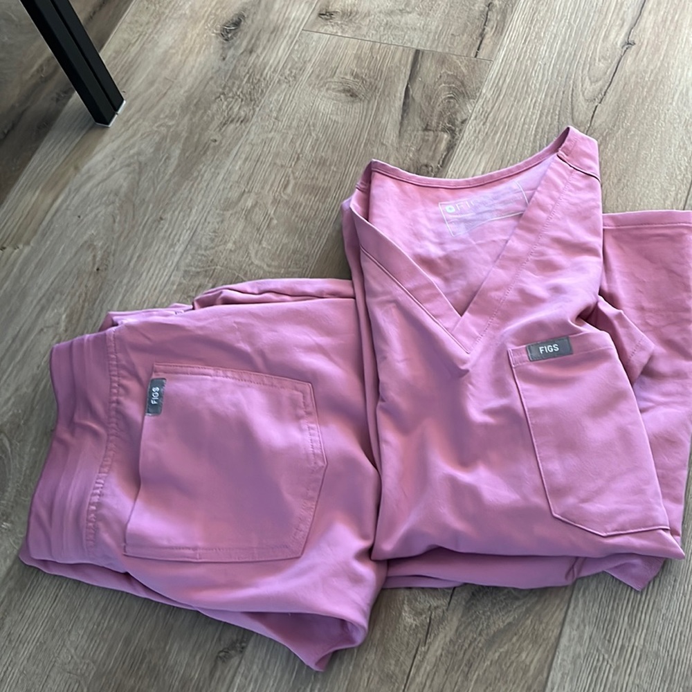 Pink figs scrubs